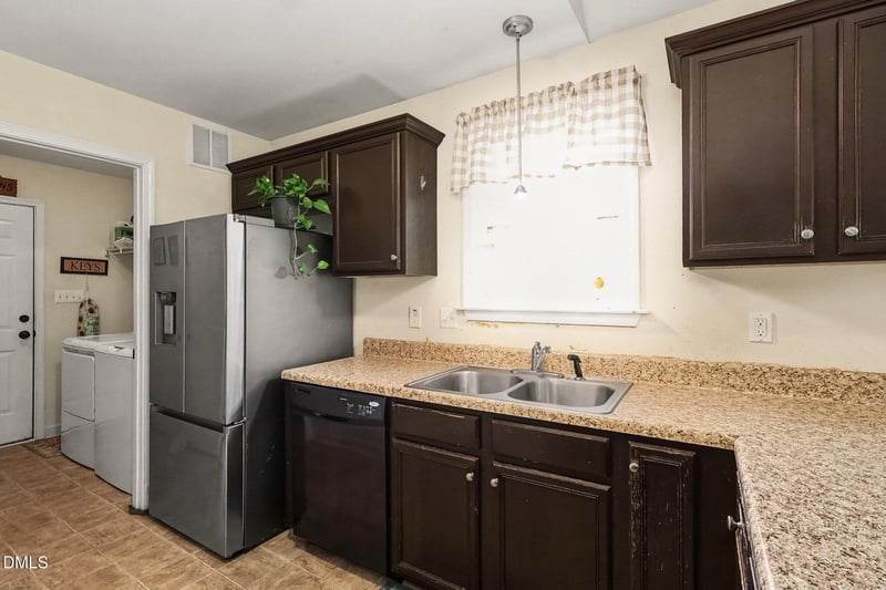 25 Lawrence Ct, Smithfield, NC 27577