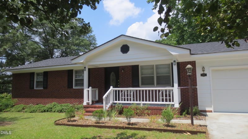 25 E North St, Angier, NC 27501