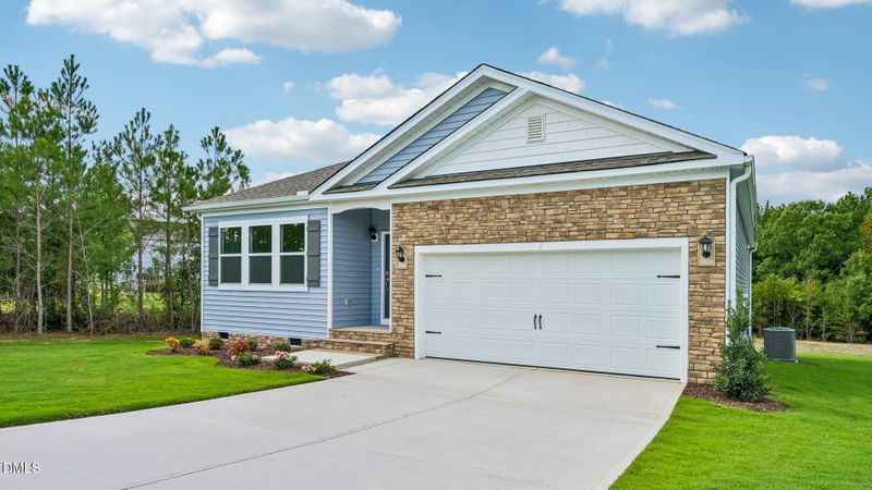 25 Rolling Hills Dr, Youngsville, NC 27596