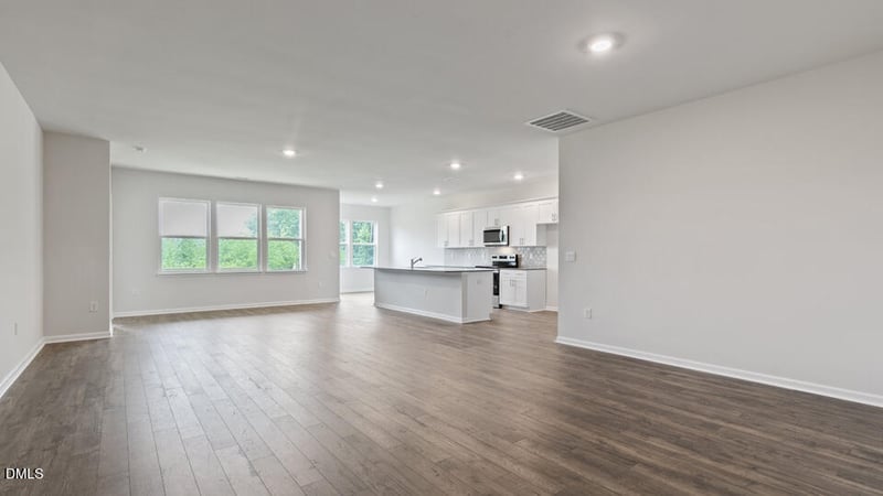 25 Rolling Hills Dr, Youngsville, NC 27596
