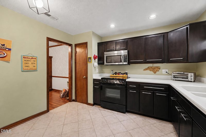 25 Willow Bridge Dr, Durham, NC 27707