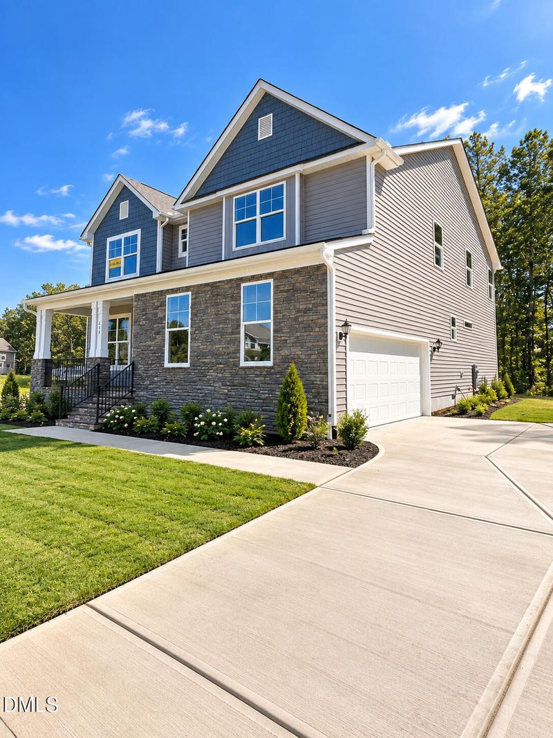 250 Rising Star Dr, Clayton, NC 27520