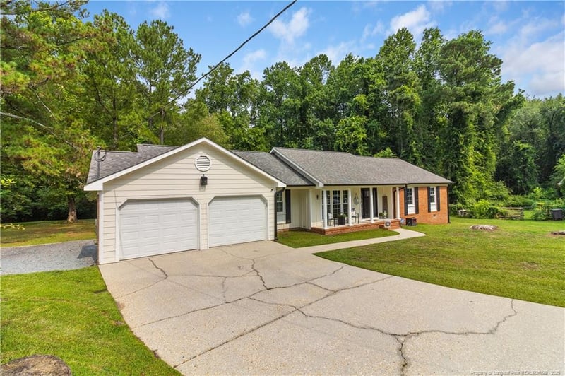 2502 Cranton Cir, Fayetteville, NC 28304