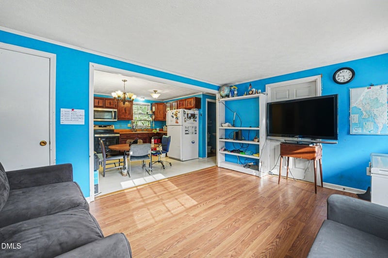 2505 Neville Rd, Chapel Hill, NC 27516