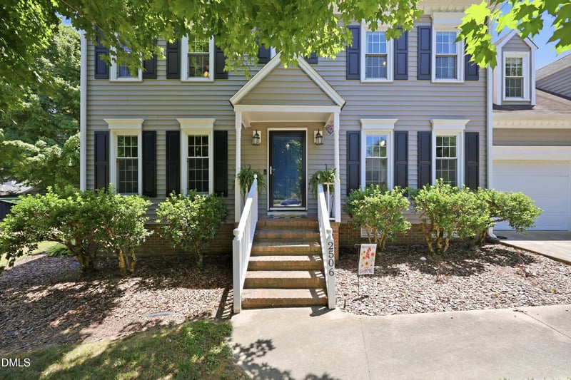 2506 Ashley Pl, Burlington, NC 27215