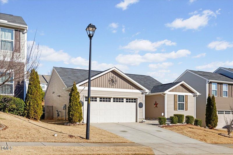 251 Fieldspar Ln, Clayton, NC 27520