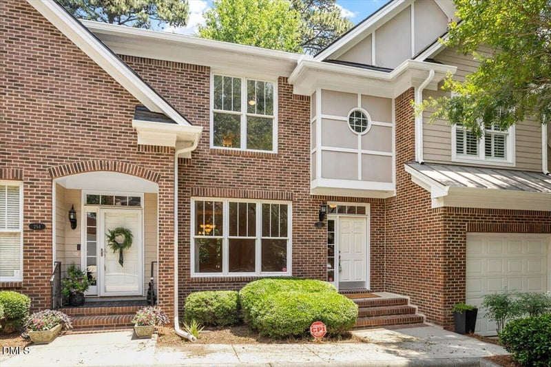 252 Ashton Hall Ln, Raleigh, NC 27609