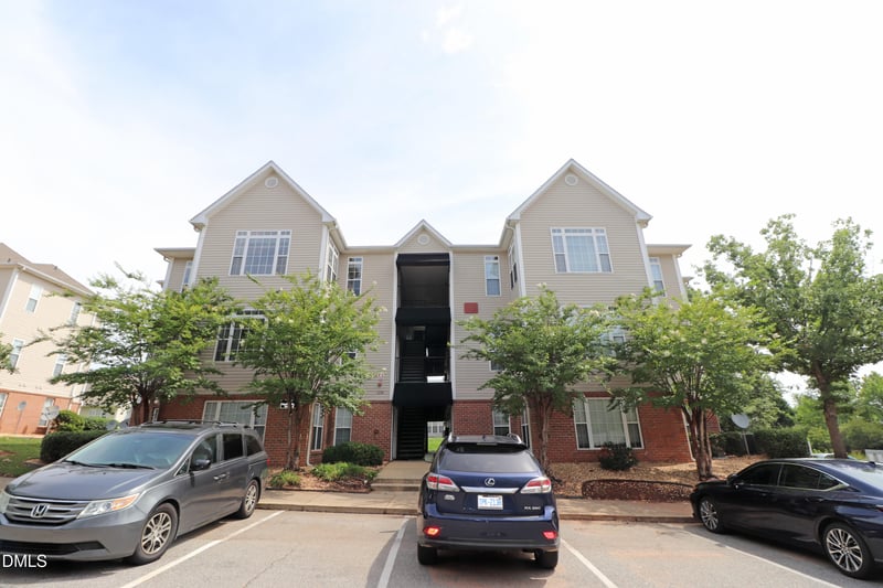 2521 Friedland Pl #300, Raleigh, NC 27617