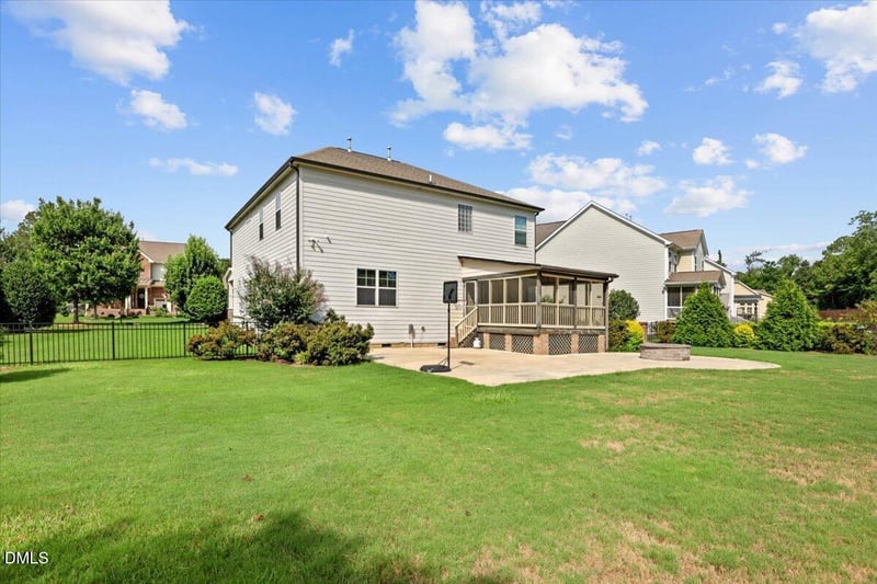 2524 Thorngrove Ct, Fayetteville, NC 28303