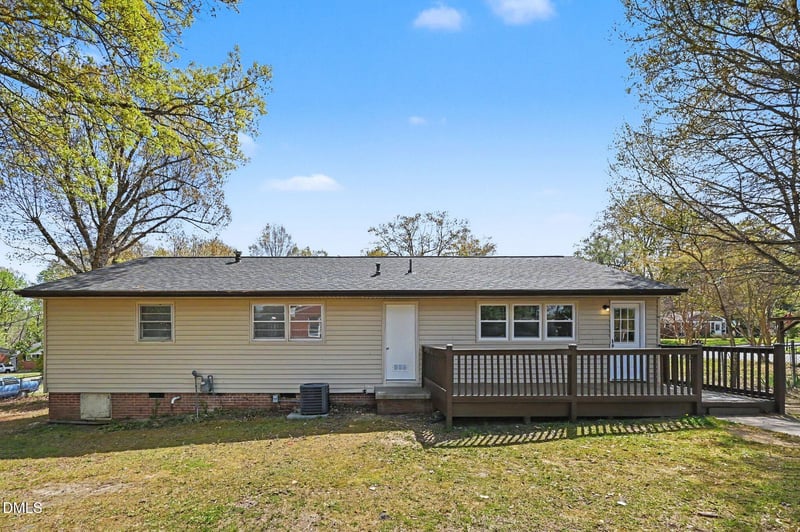 2526 Hyde St, Burlington, NC 27217