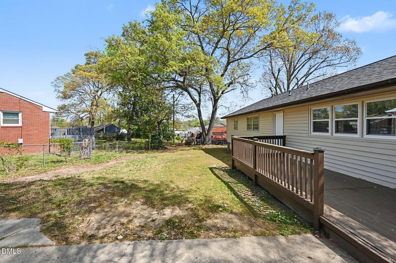2526 Hyde St, Burlington, NC 27217