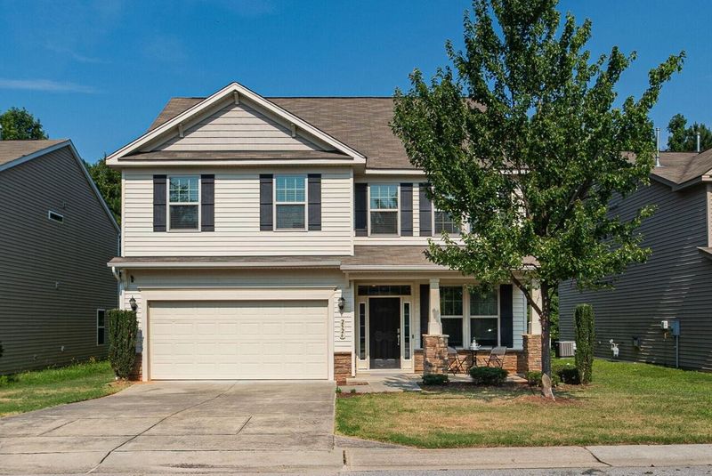 2526 Shepherd Valley St, Raleigh, NC 27610
