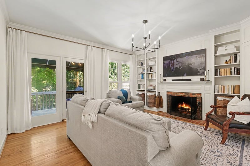 2536 Ashley Ct, Raleigh, NC 27607