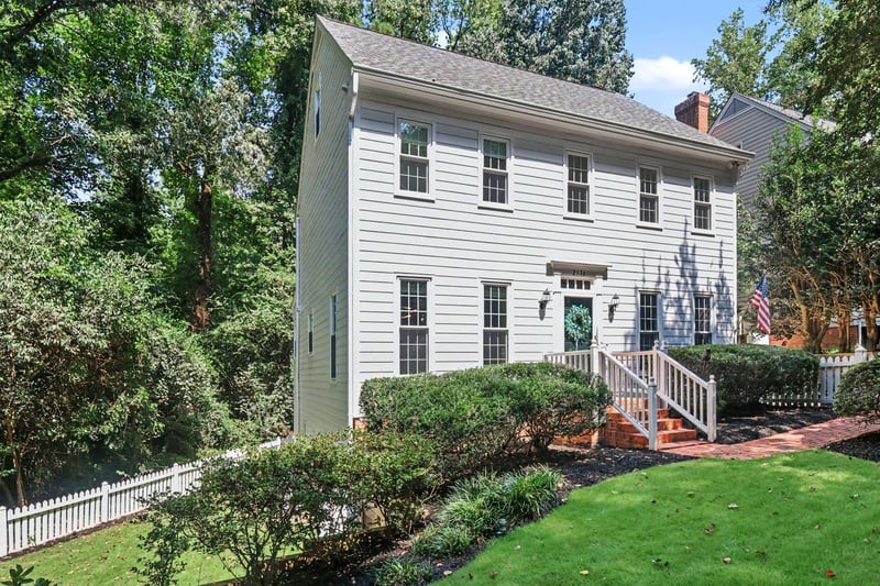 2536 Ashley Ct, Raleigh, NC 27607