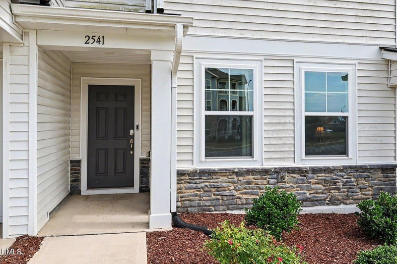 2541 Kasota Ln, Raleigh, NC 27610