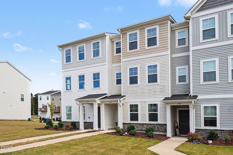 2541 Kasota Ln, Raleigh, NC 27610