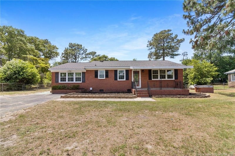 2546 Bel Aire St, Fayetteville, NC 28306