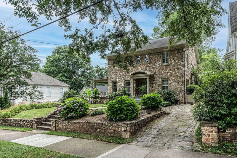 2608 Lochmore Dr, Raleigh, NC 27608