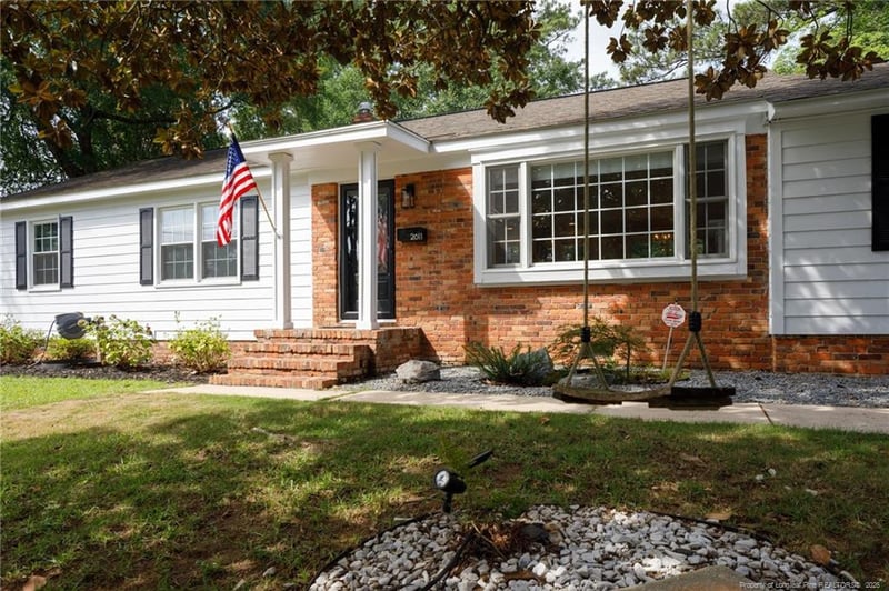 2611 Huntington Rd, Fayetteville, NC 28303
