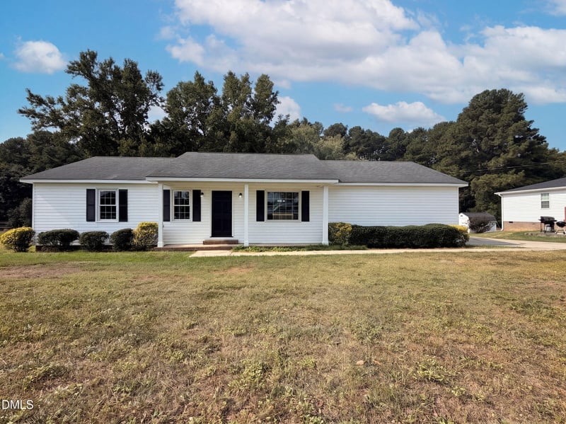 2615 Baileys Xrds Rd, Benson, NC 27504