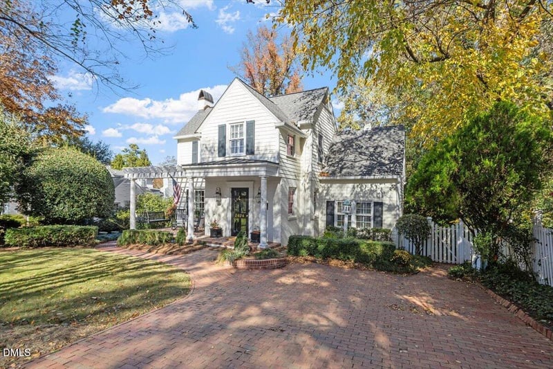 2626 Dover Rd, Raleigh, NC 27608