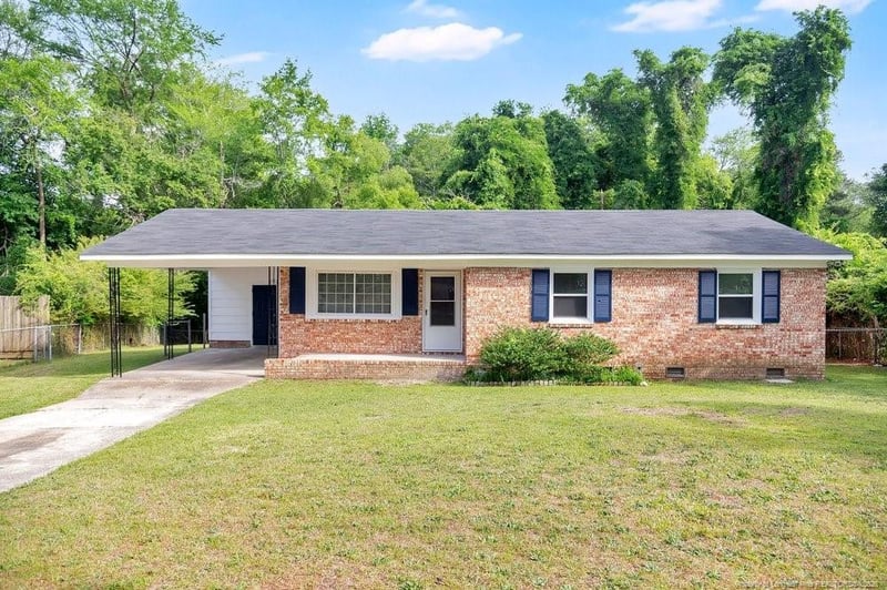 2627 Dumbarton Rd, Fayetteville, NC 28306