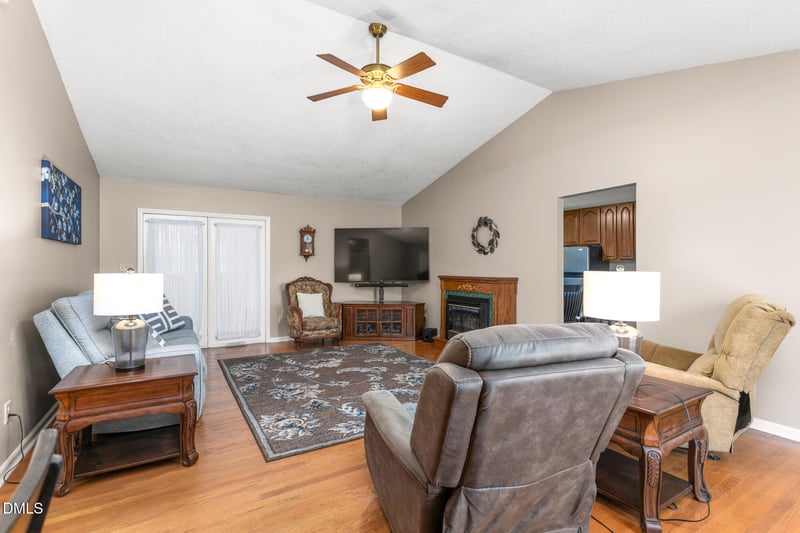 2627 White Pine Ln, Mebane, NC 27302