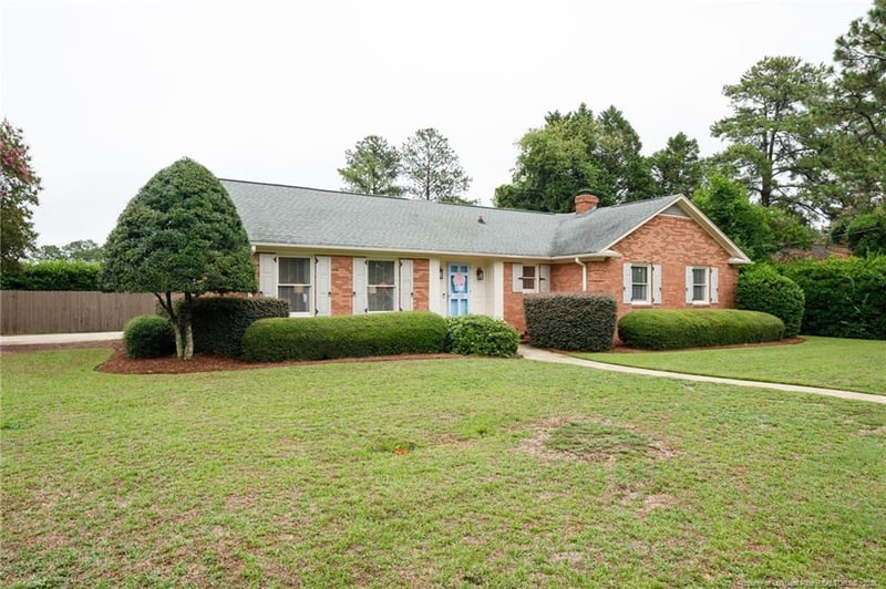 2630 Mirror Lake Dr, Fayetteville, NC 28303