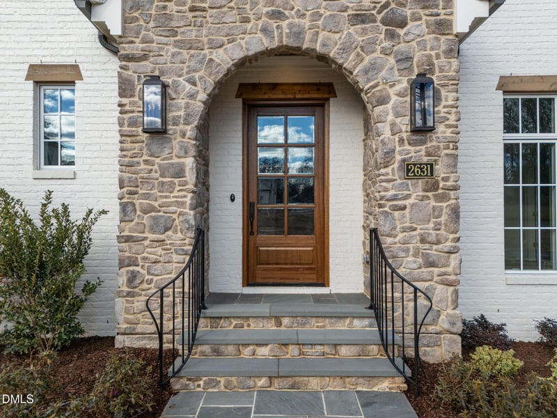 2631 Marchmont St, Raleigh, NC 27608