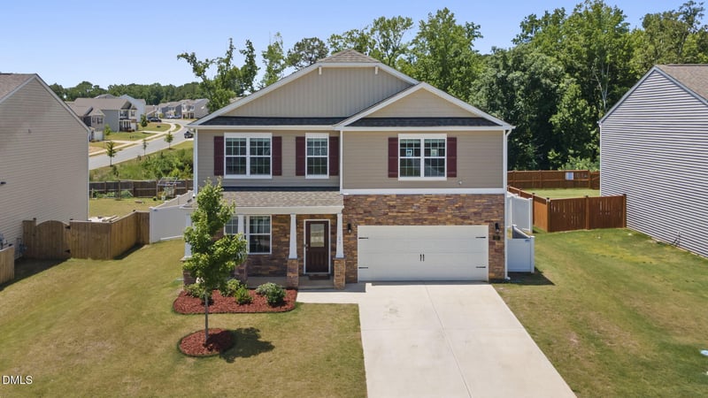 27 Winterberry Way, Fuquay Varina, NC 27526