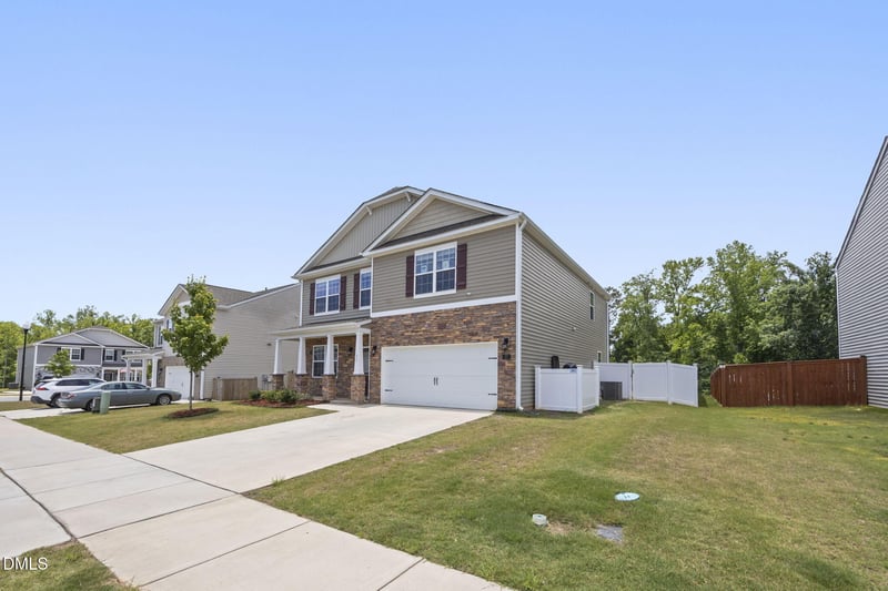 27 Winterberry Way, Fuquay Varina, NC 27526