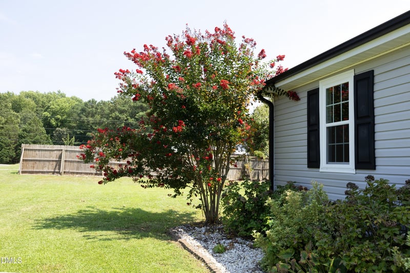 2705 Stageline Dr, Raleigh, NC 27603