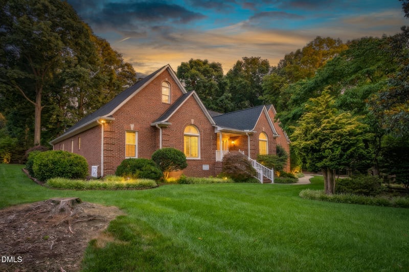 2708 Sturbridge Ct, Burlington, NC 27215