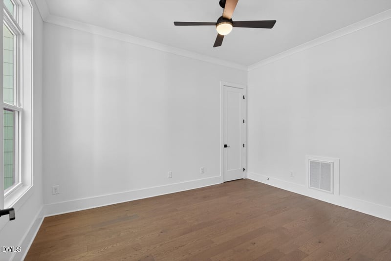 2710 Pathway Dr, Chapel Hill, NC 27516