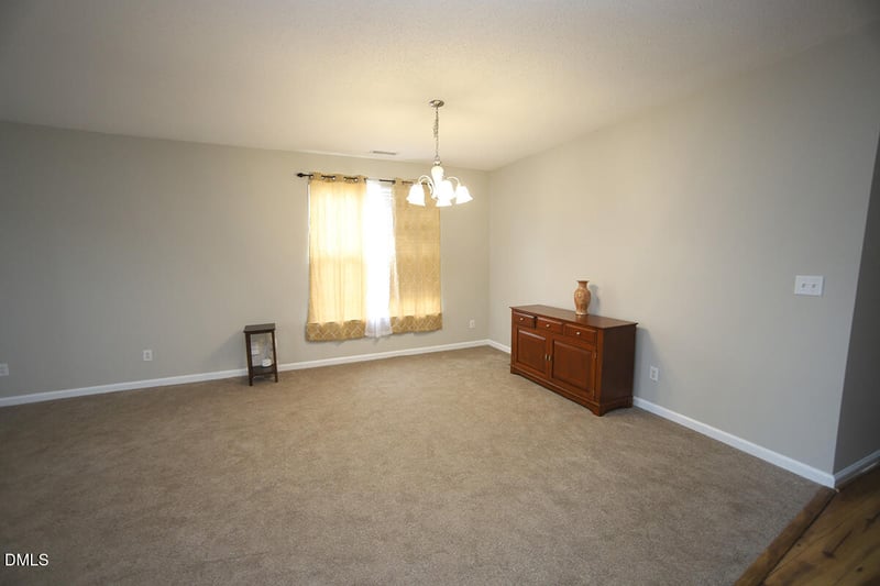 2718 Summer Stream Dr, Raleigh, NC 27610
