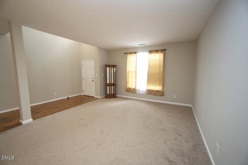 2718 Summer Stream Dr, Raleigh, NC 27610