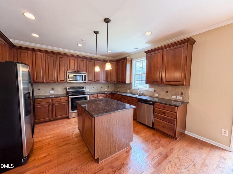 2720 Kinsley Pl, Raleigh, NC 27616