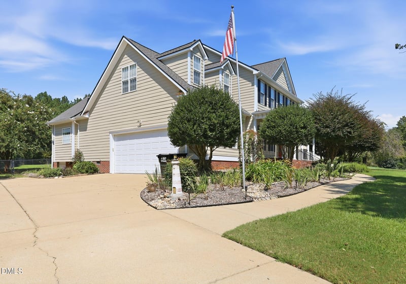 2725 Lautenberg Ln, Willow Springs, NC 27592