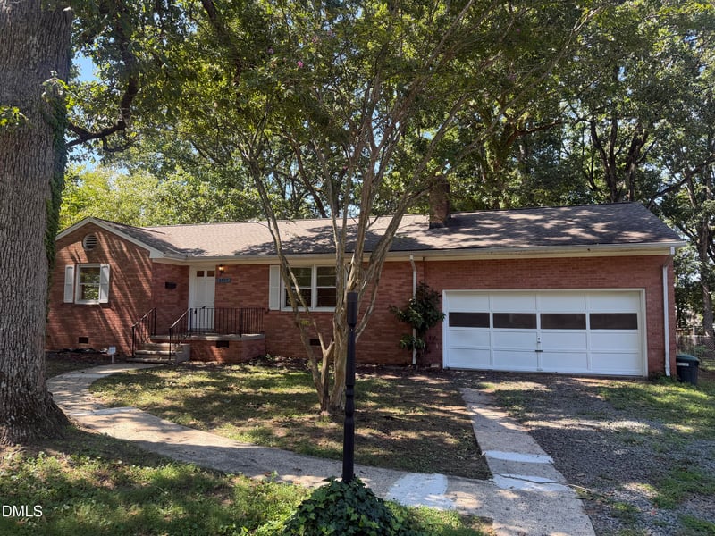 2727 Catherine Dr, Burlington, NC 27215