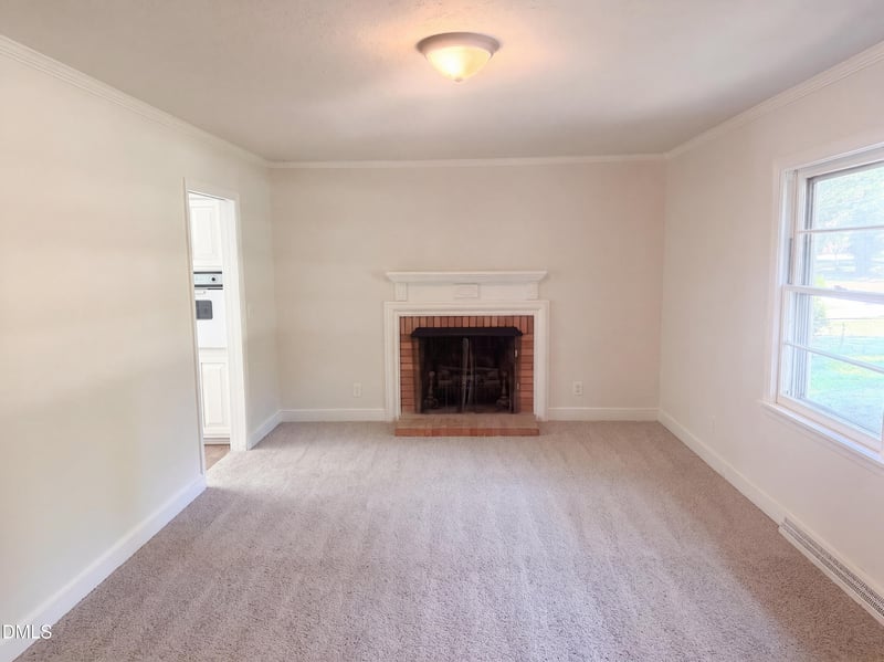 2727 Catherine Dr, Burlington, NC 27215