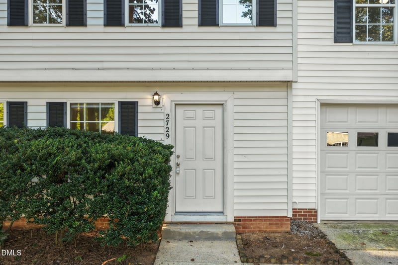 2729 Goshawk Ln, Raleigh, NC 27603