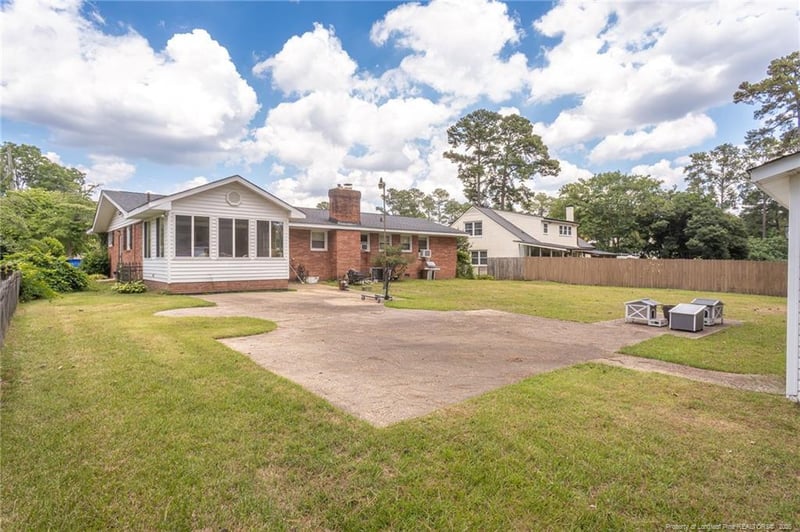 2735 Millbrook Rd, Fayetteville, NC 28303
