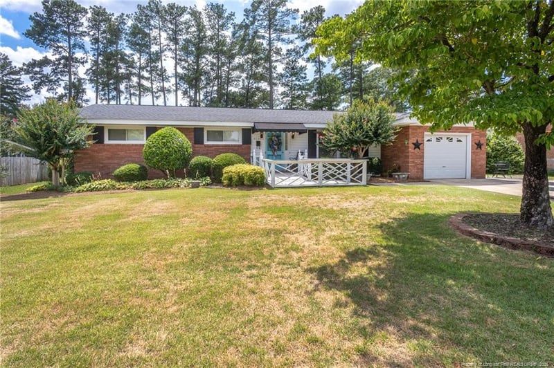 2735 Millbrook Rd, Fayetteville, NC 28303