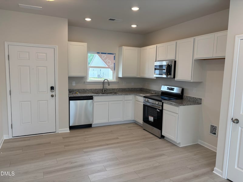 279 Courtside Dr, Dunn, NC 28334