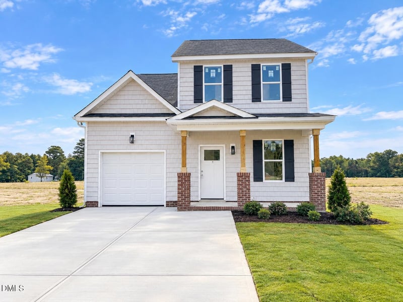 28 W Coulter Ct, Selma, NC 27576