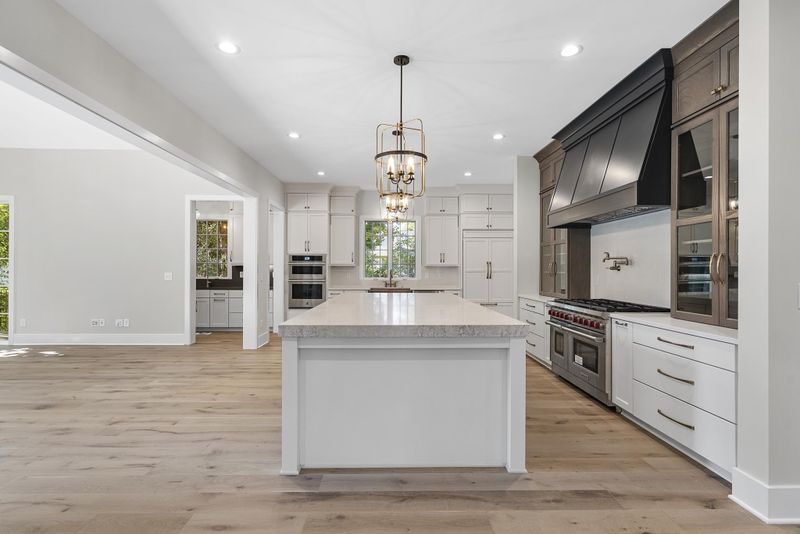 2806 Anderson Dr, Raleigh, NC 27608