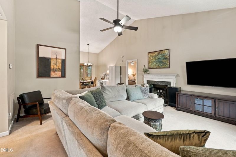 2809 Stageline Dr, Raleigh, NC 27603