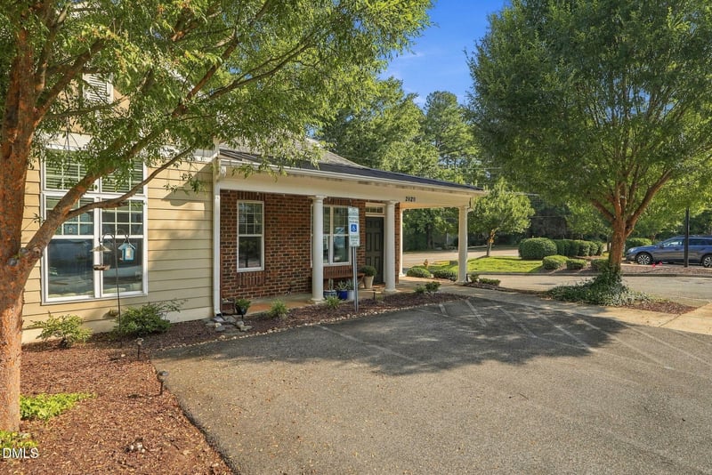 2820 Plumfield Pl, Raleigh, NC 27607