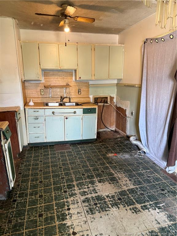 2829 Brookhaven Dr, Sanford, NC 27330