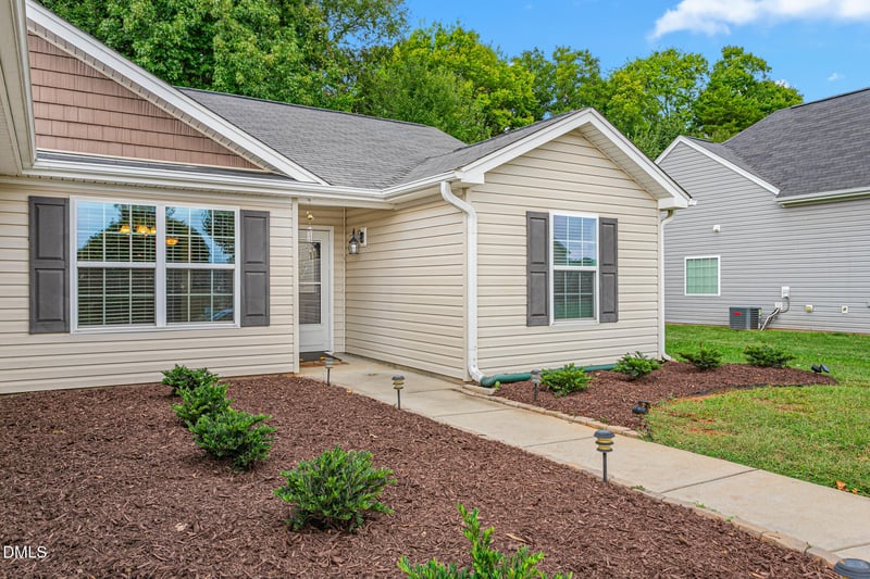 2848 Barksdale Dr, Haw River, NC 27258